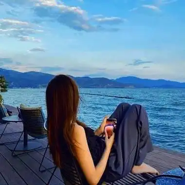 微信头像图片女氛围感背影 女生头像图片大全 -【爱个性】