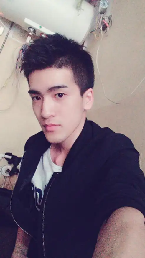 长得帅的男生/士日常生活是怎样的?【照片是最有力的回答】