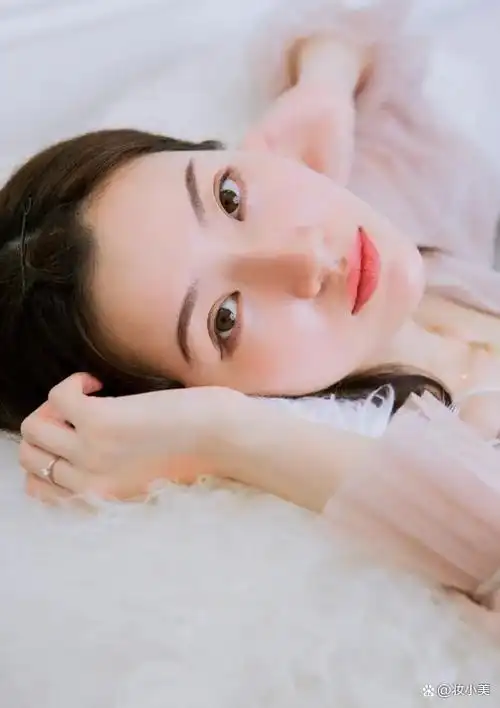 皮肤会暗沉无光,失去弹性,而且容易使身材发胖,女人年纪增长以后,一定