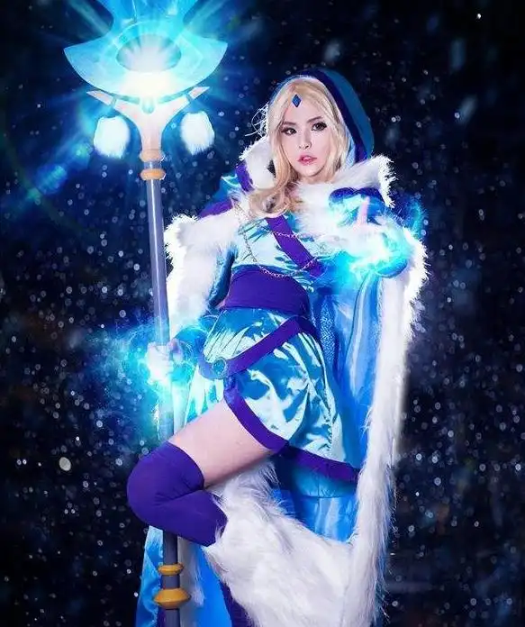 dota2冰女cosplay,衣服都无法遮盖小姐姐的强大欧派!