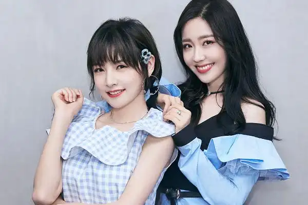 赵粤王艺瑾直播泡脚大家却在关注主持人爱情公寓5老熟人