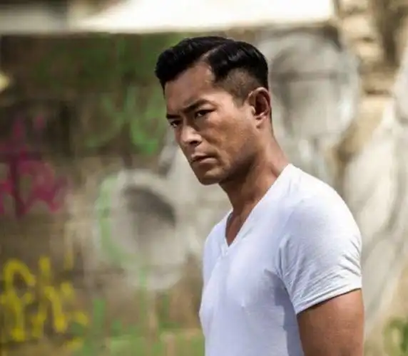 古天乐给香港底层演员发抗疫基金,拍公益电影筹款,为其带来温暖__凤凰