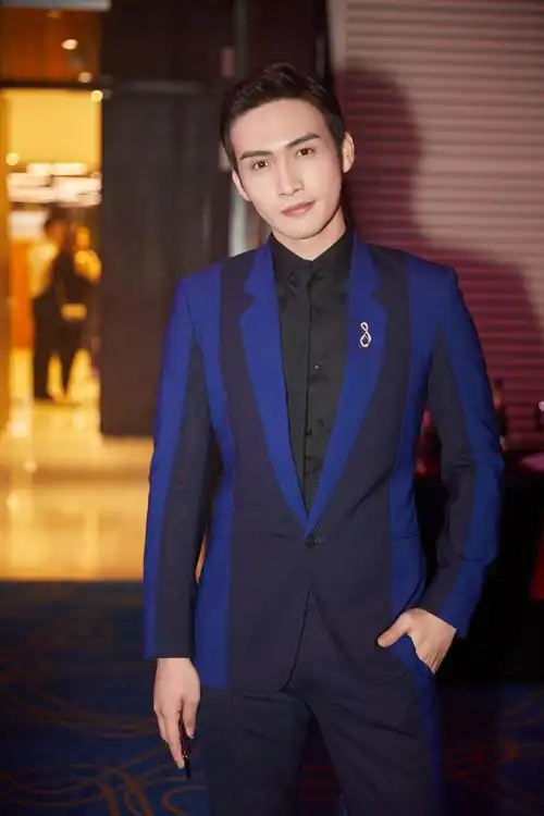 张彬彬图片     张彬彬西装写真图片,明星,高清,西装,帅哥,魅力,型男
