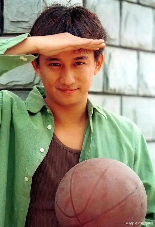 谢娜透露《朋友请听好》第三季,何炅,黄磊还透露两人在三月见面的信息