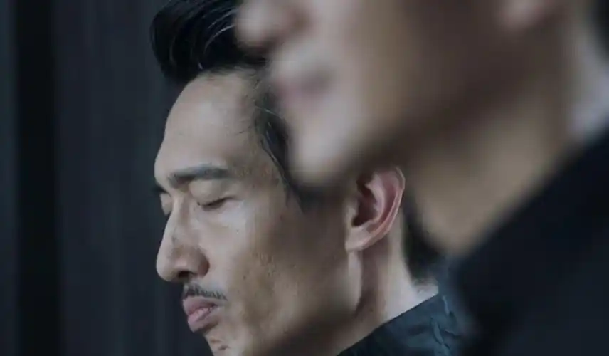 二,缓兵之计在警方得到了视频后,林耀东表面上没有