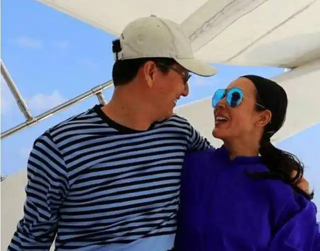 原创因抢那英一首歌而走红曾6次登上舞台被10亿富豪丈夫宠成公主