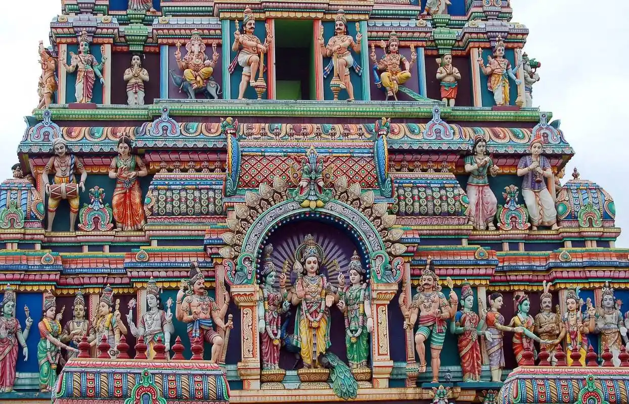 探究印度教的起源,信仰和文化影响