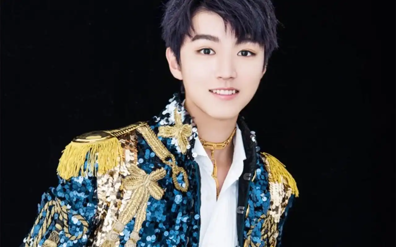 百变魅力王俊凯壁纸帅气撩人的王俊凯