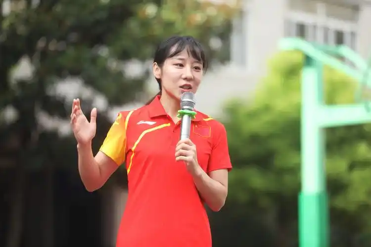 何可欣个人资料简介(奥运冠军只有1米37被嘲讽,保送北大 二次发育后