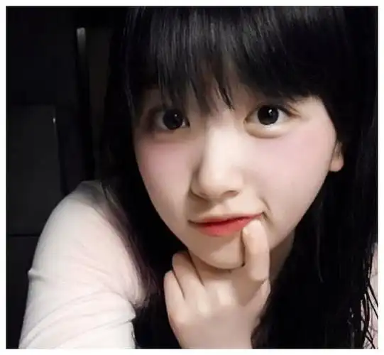 孔雪儿旧照被疯传,放大五倍看清五官,整没整容一看便知