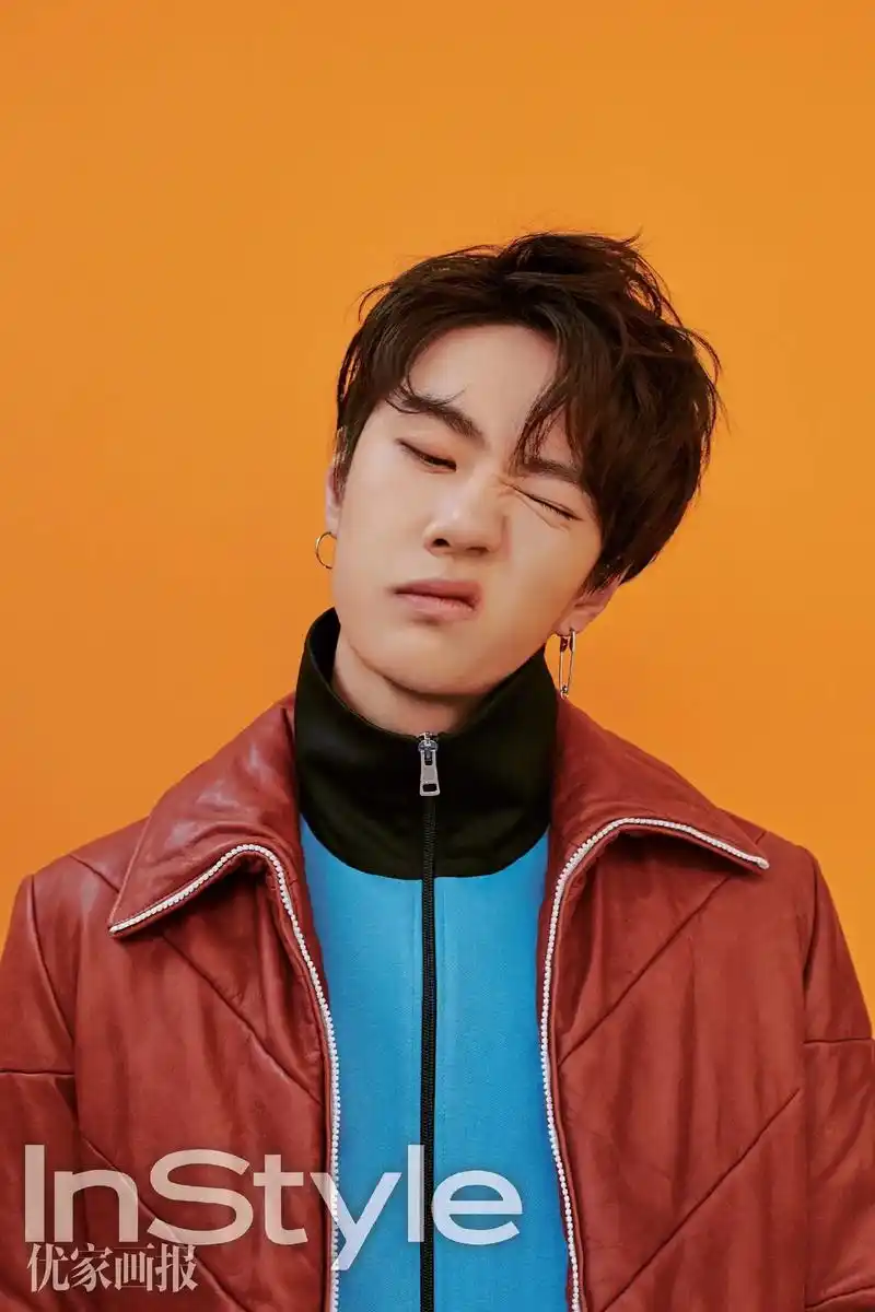 向全世界安利王一博 现在开始是2018年一博拍摄的杂志.第 - 抖音