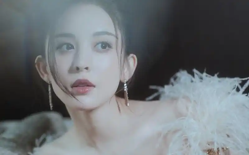 古力娜扎性感柔美写真桌面壁纸高清大图预览1920x1200_大陆明星下载