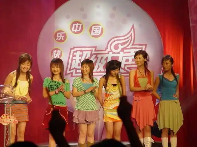 曾经是风靡一时的选秀偶像,但是14年的时间足以让很多人的人生发生