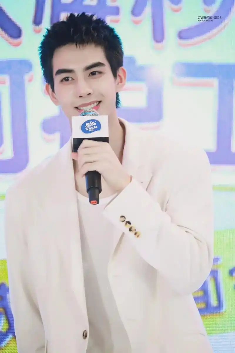 没有男朋友一样过七夕,今日份的八月欧巴请查收