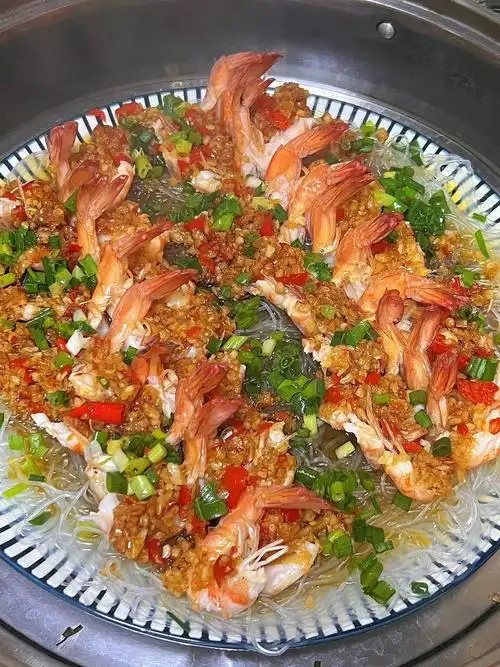 基国虾,粉丝,葱,蒜,小米椒7815蒜蓉粉丝虾做法:11566小葱切