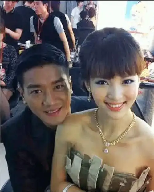 金晨否认与小八岁男星王安宇的姐弟恋工作室又发律师信