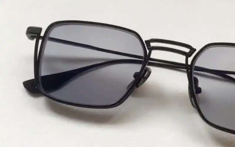 给大脸小伙伴安排一款蒸汽朋克风 纯钛商务休闲眼镜,搭配高科技六边形