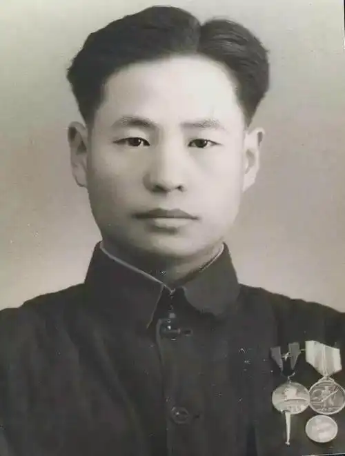 纪实骗子伪造邓公签字混进中央做官省委书记接见后事情败露