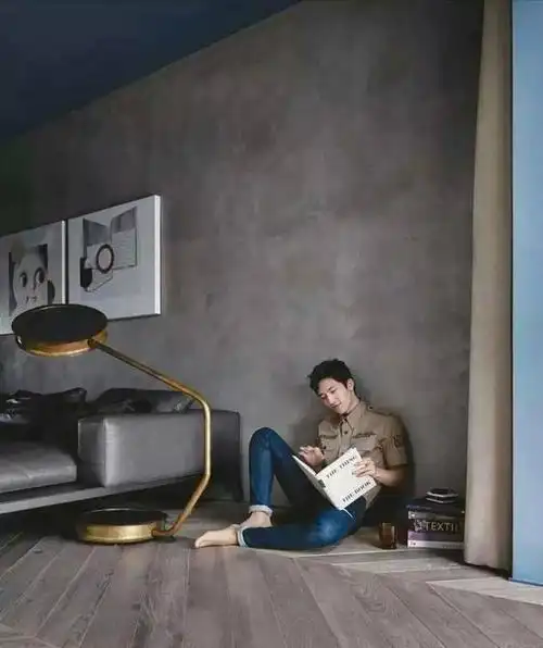 井柏然:魅力抽烟与家居设计美学在娱乐圈,抽烟的动作似乎与外貌有着