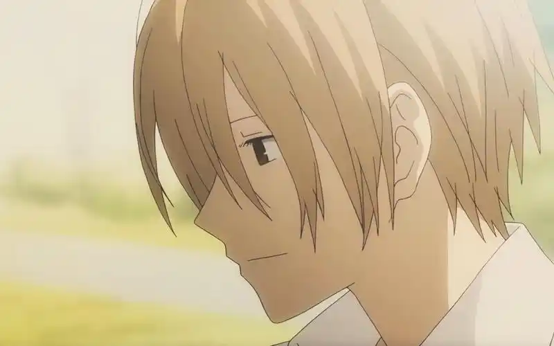 她大概是第一个理解夏目贵志并且为他流泪的女孩子了