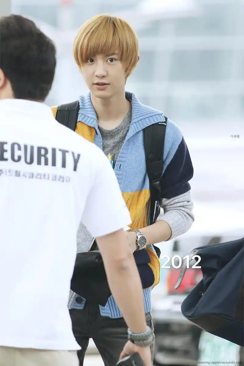 是你灿烂热烈的十年 也是我们青春悸动的十年#机场照#朴灿烈朴 - 抖音