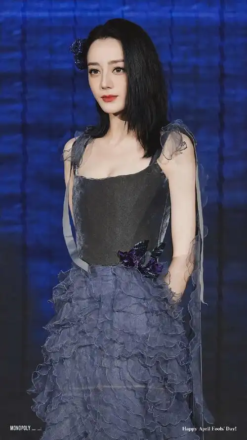 迪丽热巴有哪些优雅大气的红毯造型