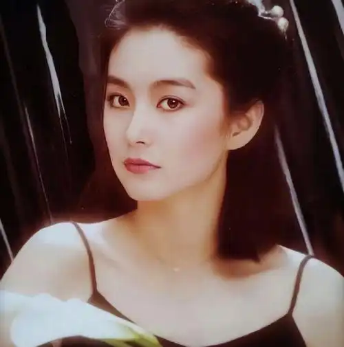 林青霞罕见晒旧照,气质独特,美人在骨不在皮?_手机搜狐网