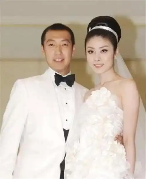陈慧琳结婚照坐月子花400万的陈慧琳