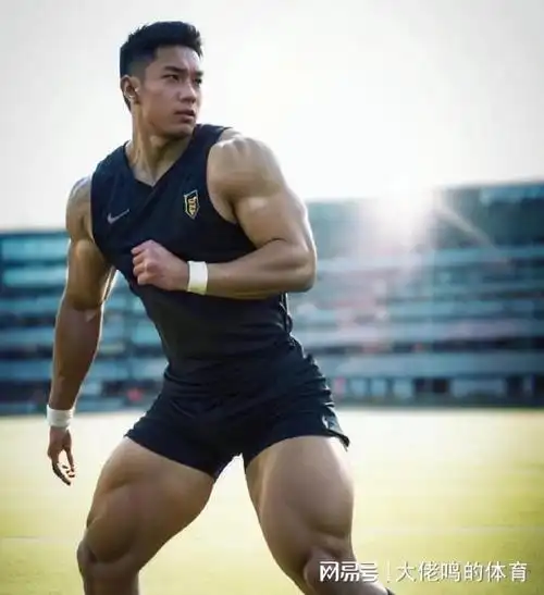 运动员身材天花板, 狗背熊腰腱子肉身材, 没几个健身教练能够达到