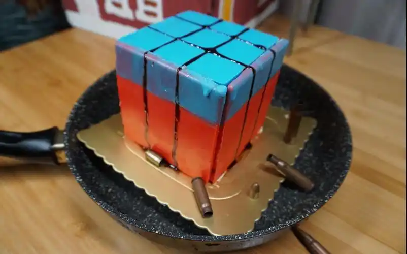 [绝地求生空投箱蛋糕]可以真的舔的空投箱