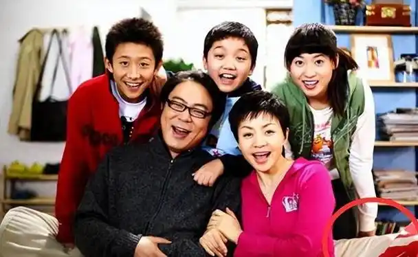 《家有儿女》中的穿帮镜头,连三岁小孩都骗不过,实在不忍直视