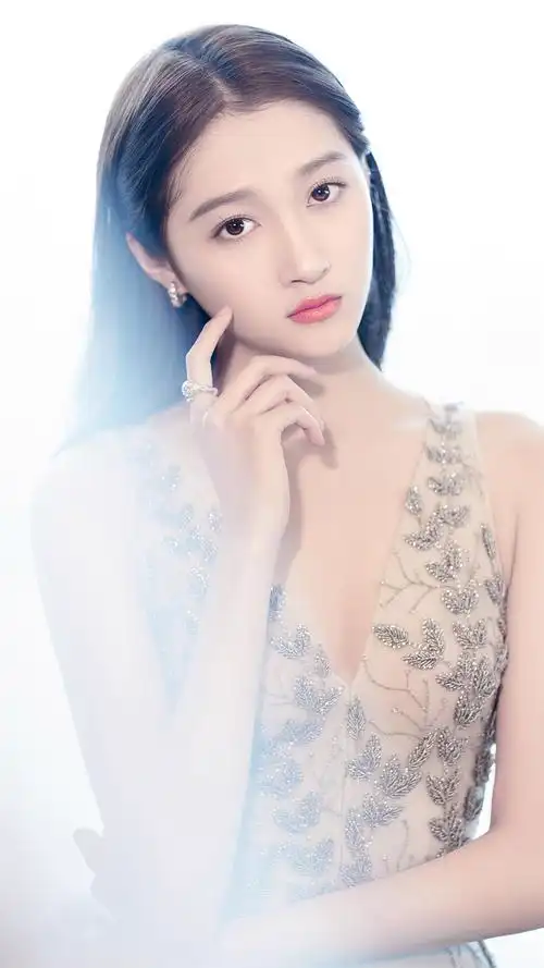 关晓彤仙气甜美手机壁纸