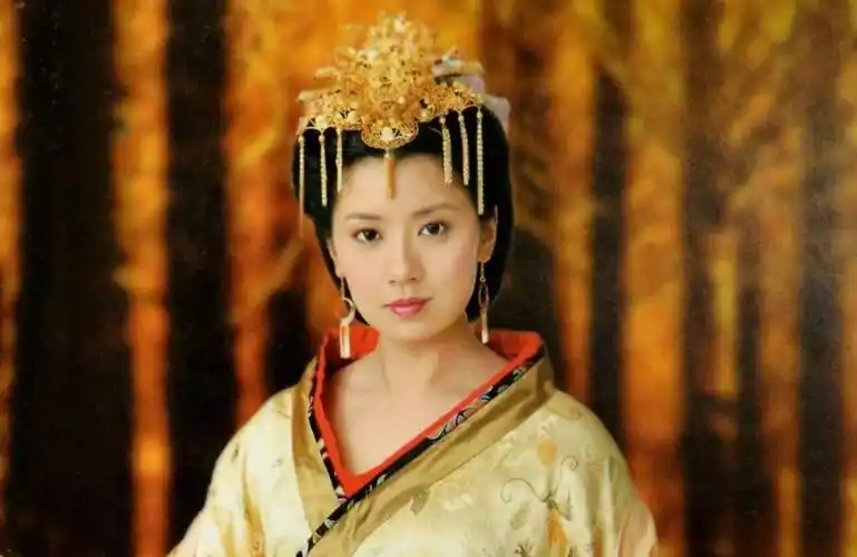 贾静雯在成化十四年中饰演的万贵妃独享恩宠的传奇女子