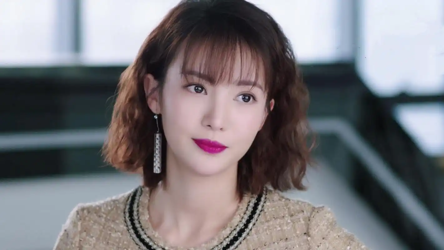 金晨我们都要好好的诠释时尚女主编百变造型展舞艺