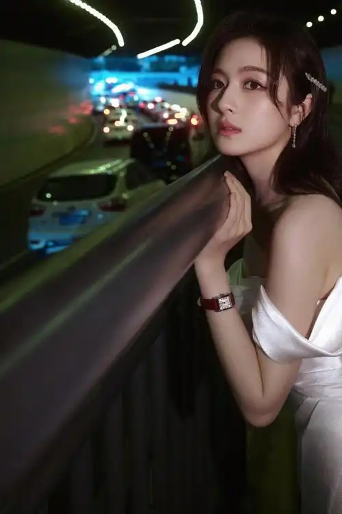 迪哒三两声##李兰迪留了长发