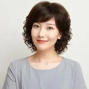 真发老年人卷发