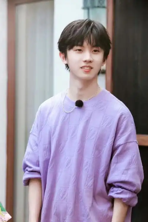 照来啦~今天也是把应援色穿在身上的宠粉哥酱@时代少年团队长-马嘉祺