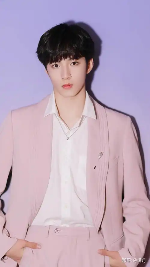 有没有刘耀文帅照,适合当壁纸的?