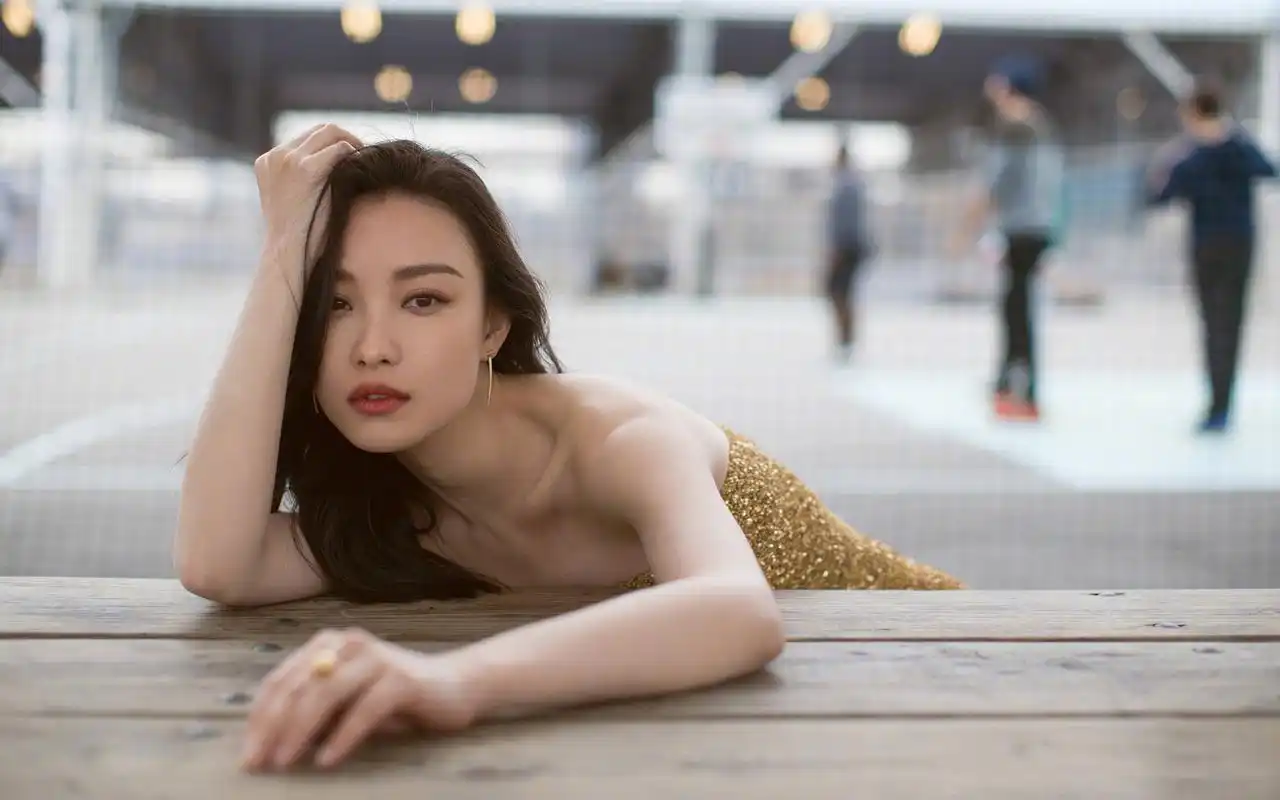 倪妮妩媚性感高清桌面壁纸