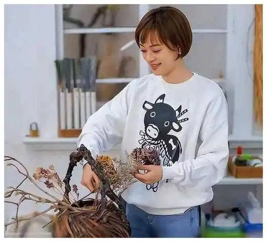 孙俪豪宅体验,摘菜生活悠然,网友直呼接地气!_家人_照片_交流