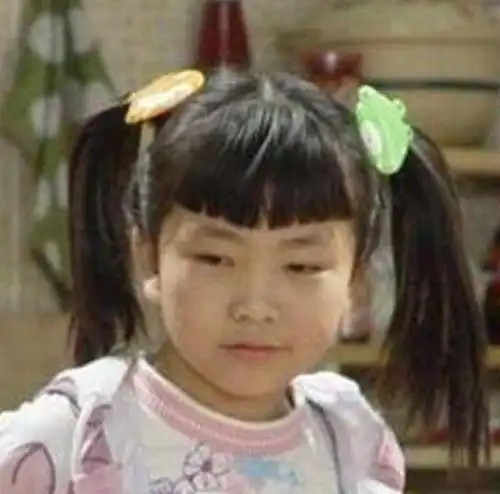 家有儿女朵朵圆脸小姑娘竟也美成了这样