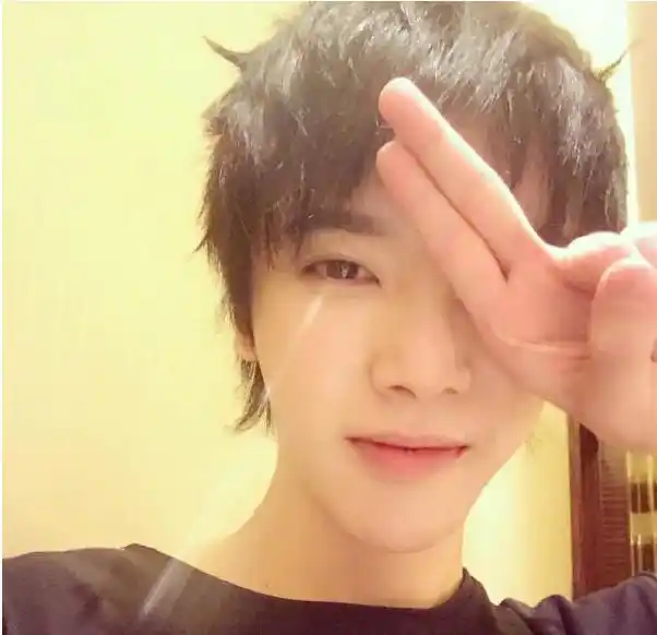 看看"火星弟弟"华晨宇的豪宅,装修太时尚,网友:是我们落伍了