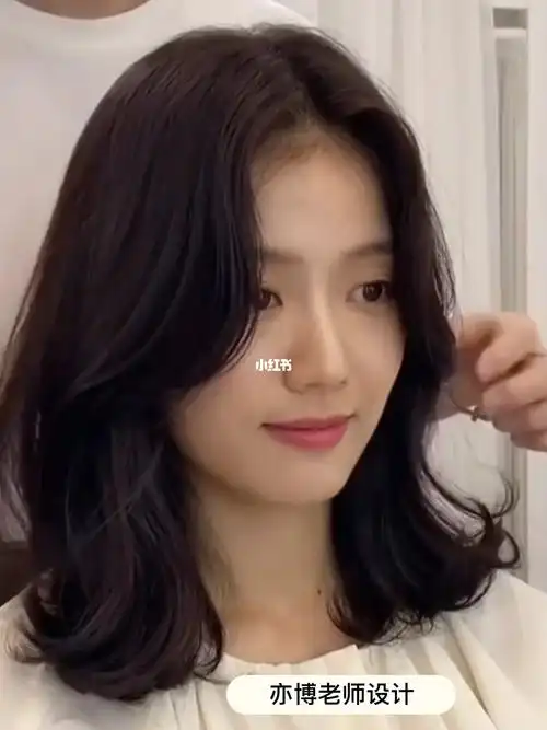 蓬松自然高级感锁骨发气垫烫太美了06