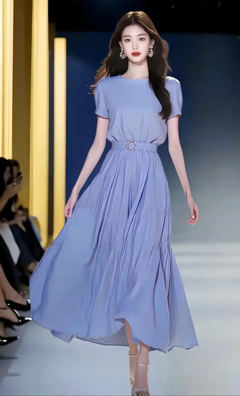 好恬静优雅的蓝色长款连衣裙~上身温柔气质又显白