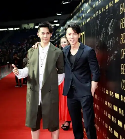 吴尊汪东城再次同台 群星唱响广州体育馆