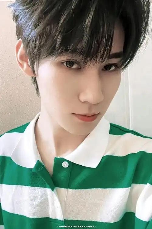 #时代少年团川渝春晚造型##张真源这是我的岛#