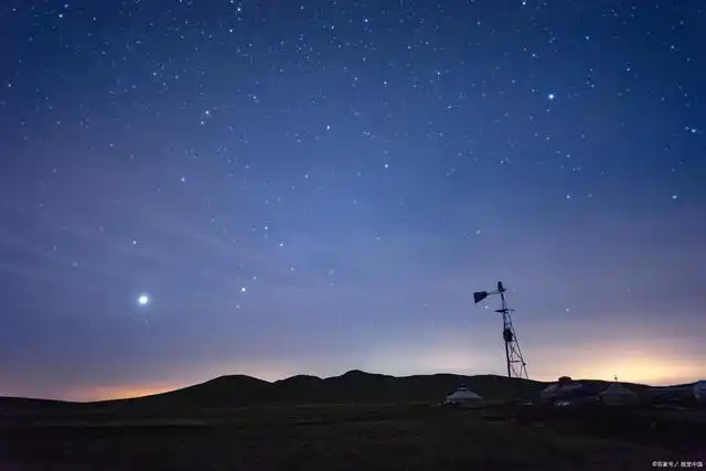 夜空中的星星是我们夜空中最美的装饰之一,它们不仅仅因为它们的数量