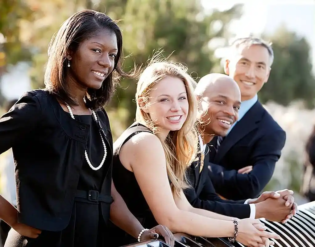 有科学家曾做过实验,检测不同肤色人种之间的dna,查看是否有不同区别.