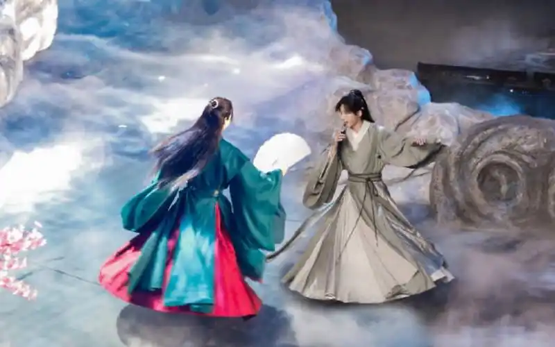 浪浪钉俊哲看完54演唱会爱不需要被定义只有双向奔赴