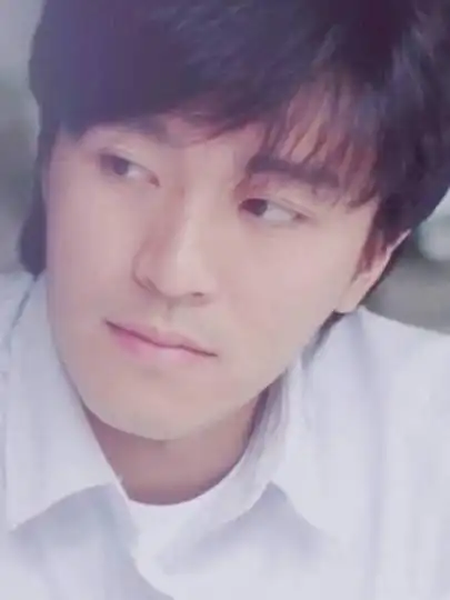 你见过周星驰年轻时候的照片吗?完全不输给任何人!